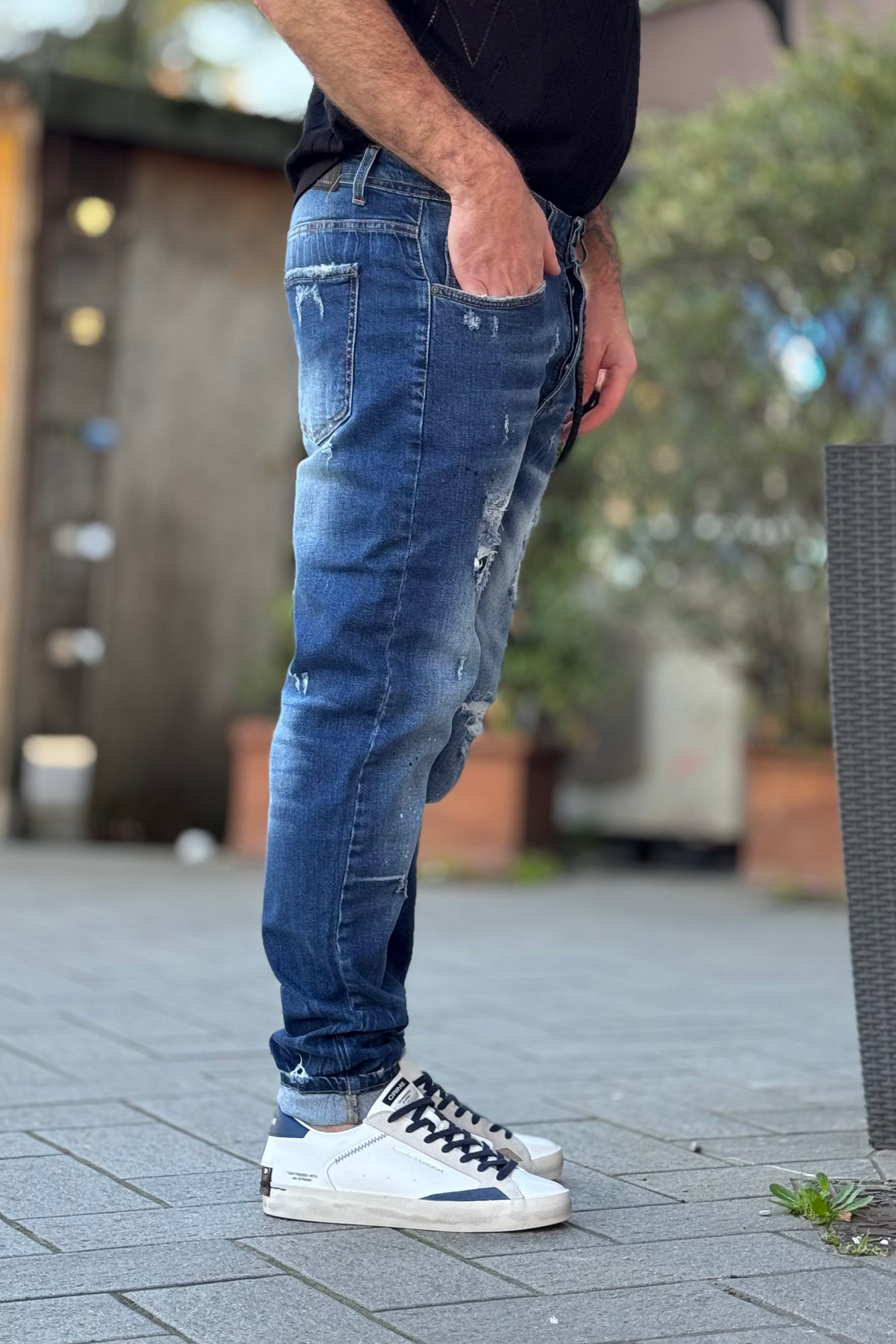 XAGON MAN JEANS SLIM CON ROTTURE E ABRASIONI