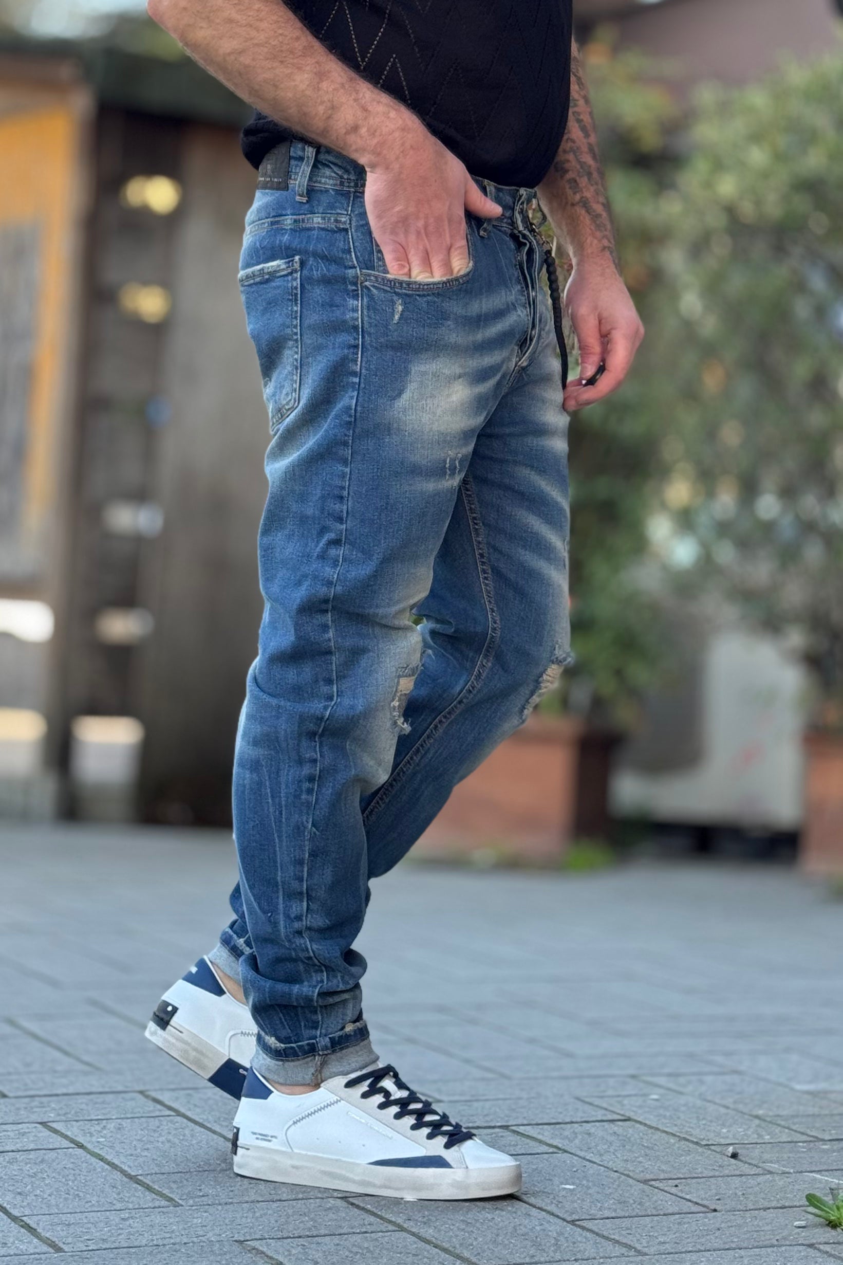 XAGON MAN JEANS SLIM CON ROTTURE E ABRASIONI