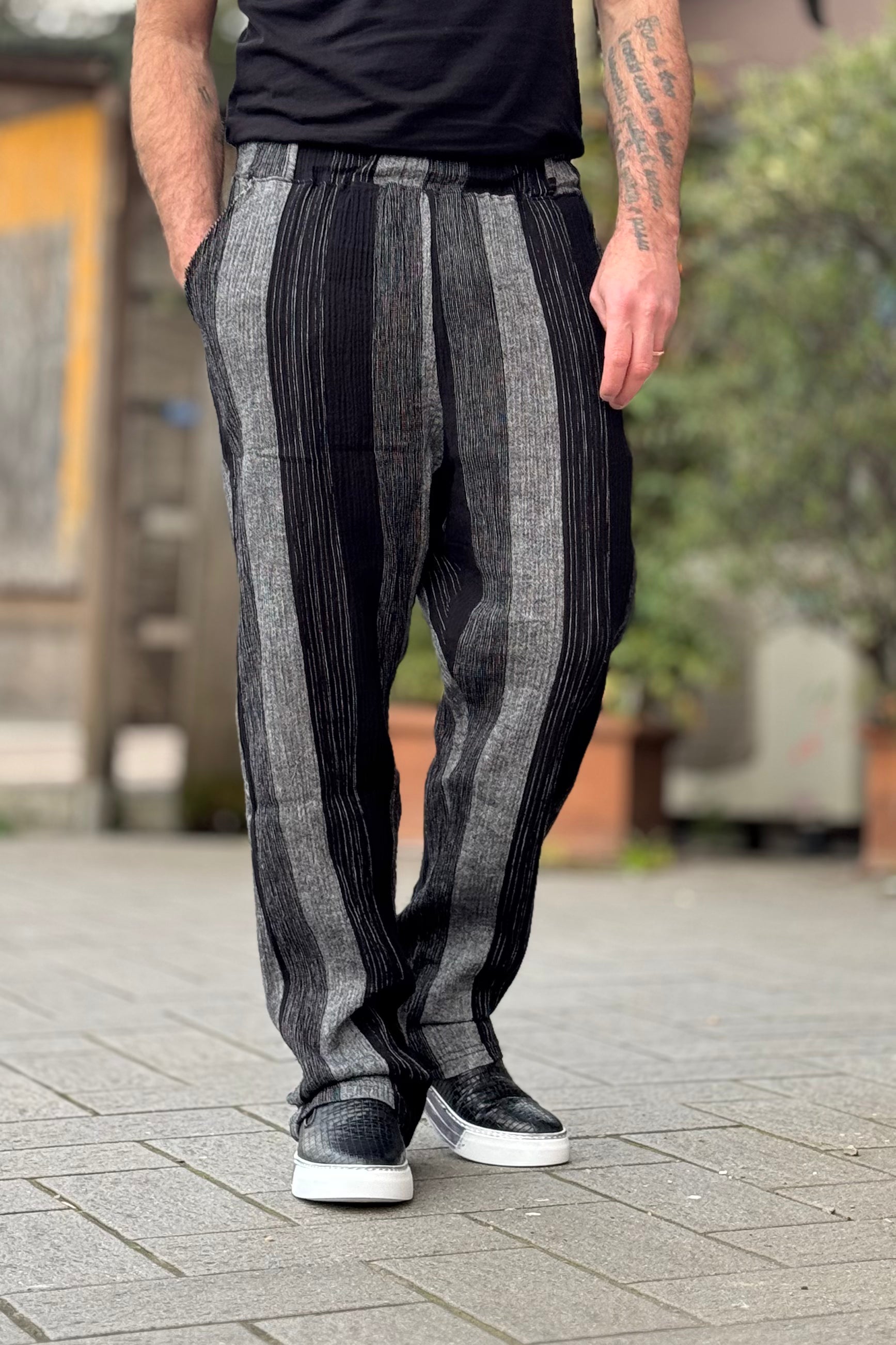 XAGON MAN PANTALONE LARGO A RIGHE