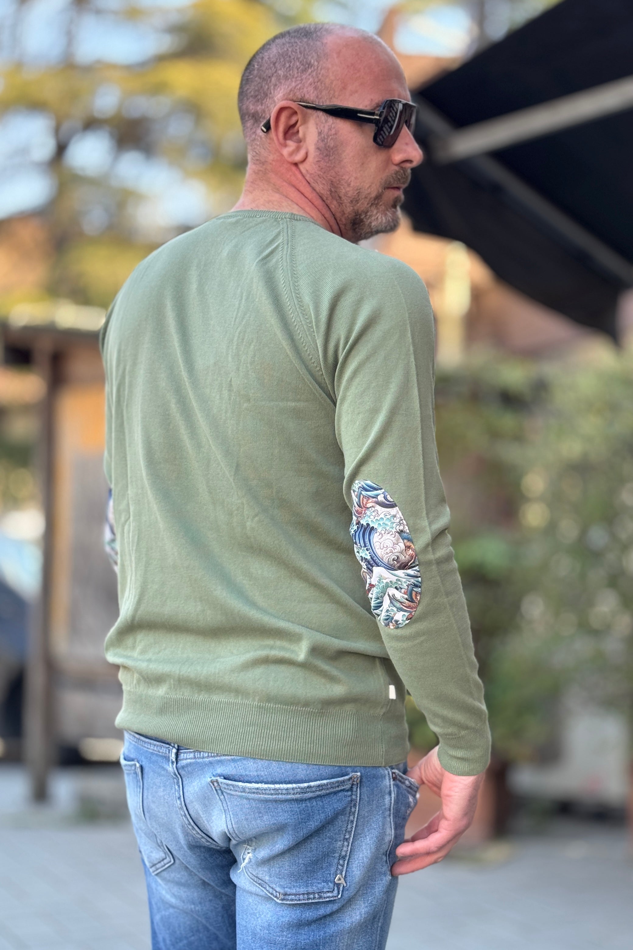 V2 MAGLIA GIROCOLLO CON TOPPE GOMITO 4 COLORI DISPONIBILI