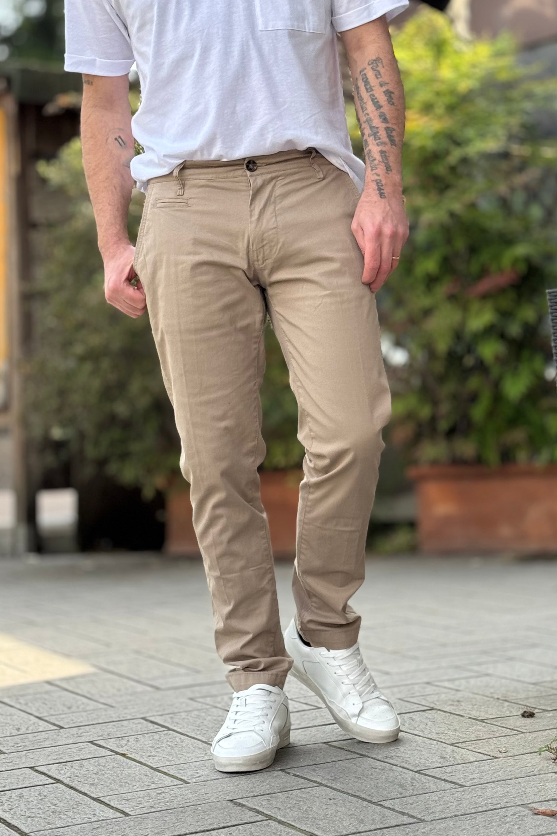Officina 36 2580C Chino trousers available in 2 colours