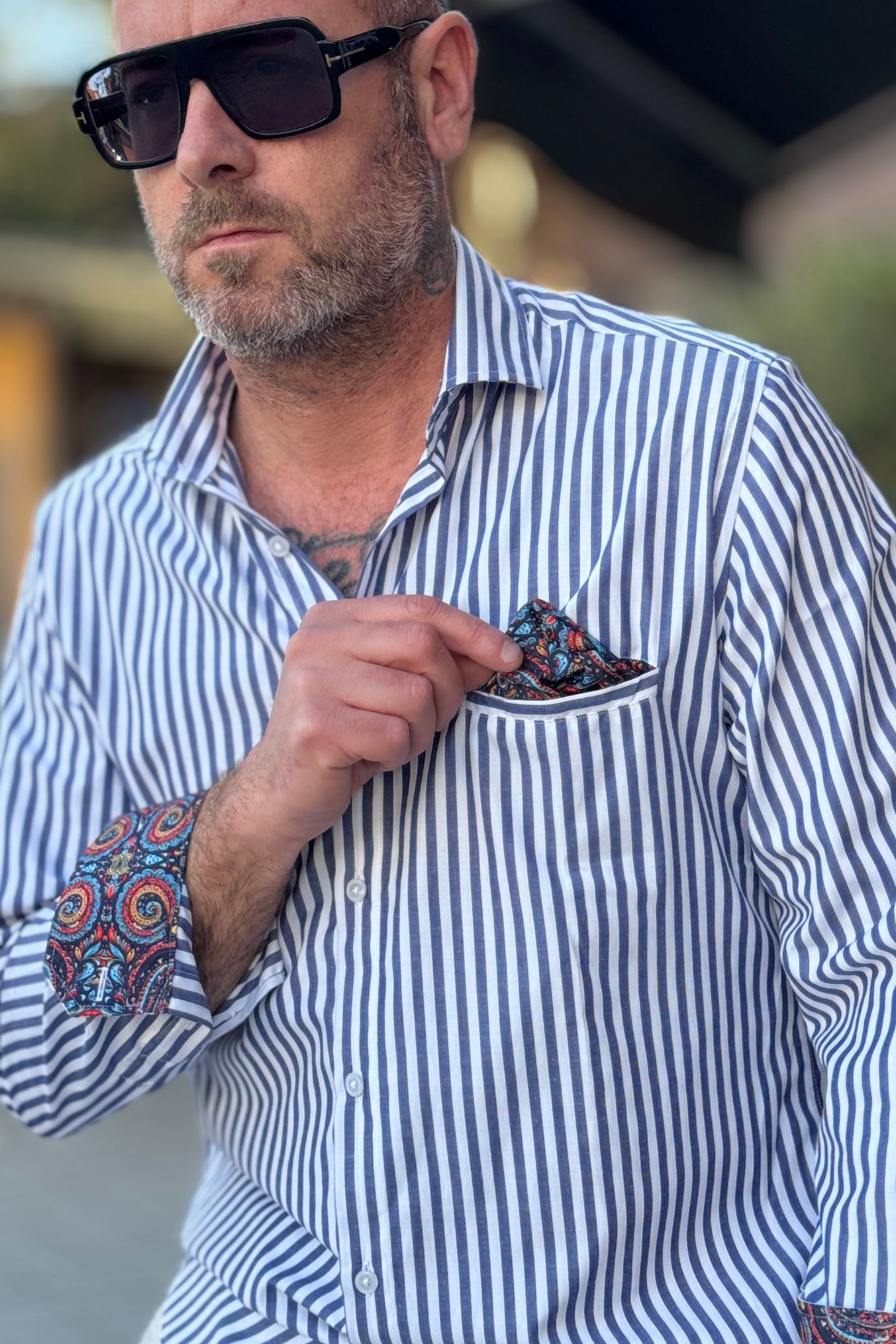 V2 Camicia riga con taschino pochette
